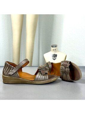 ZIERA Dimity Greige Leather Pleated Floral Wedge Velcro Sandals